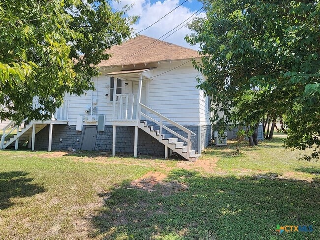 Building Photo - 820 S 15th St
