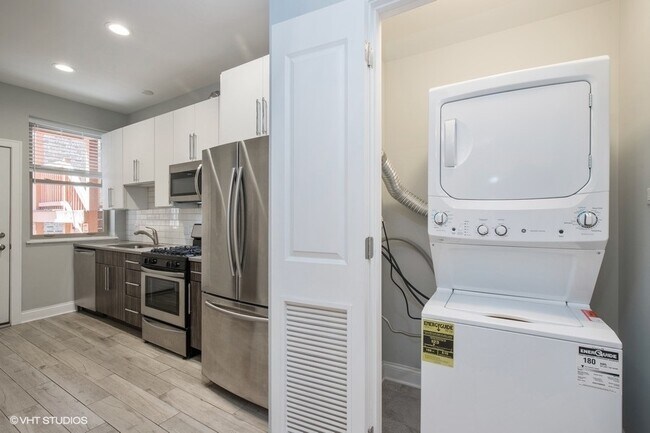 Foto del edificio - 637 E 49th St