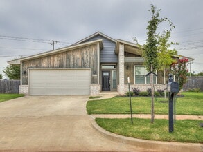 Building Photo - 477 Compass Dr