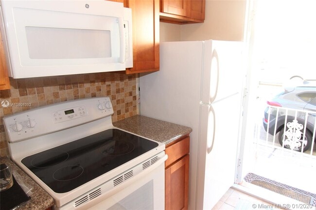 Building Photo - 650  Pennsylvania Ave 4 Miami Beach Fl 33139