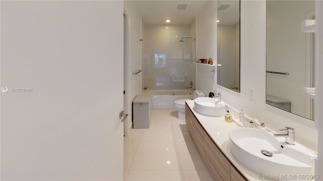 Foto del edificio - 3401 Midtown Blvd