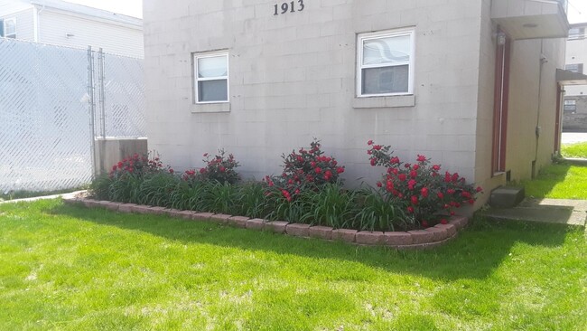 1913 6th Ave, Huntington - one block from MU - 1913 6th Ave