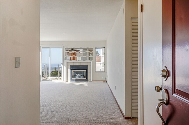 Foto del edificio - 443 Green Ridge Dr