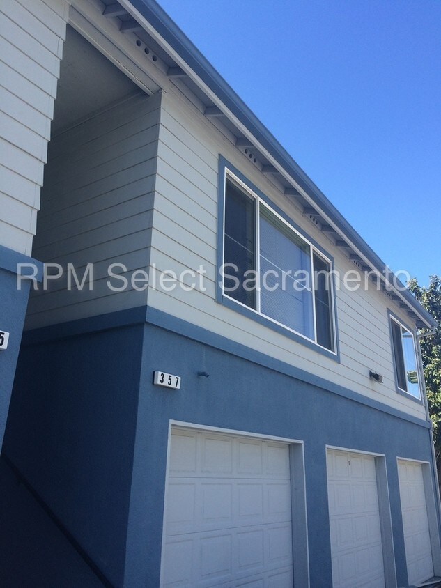 Foto principal - 345 Metro Ln