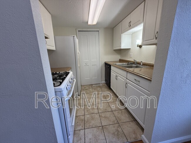 Foto del edificio - 1825 S Crawford - Unit E09