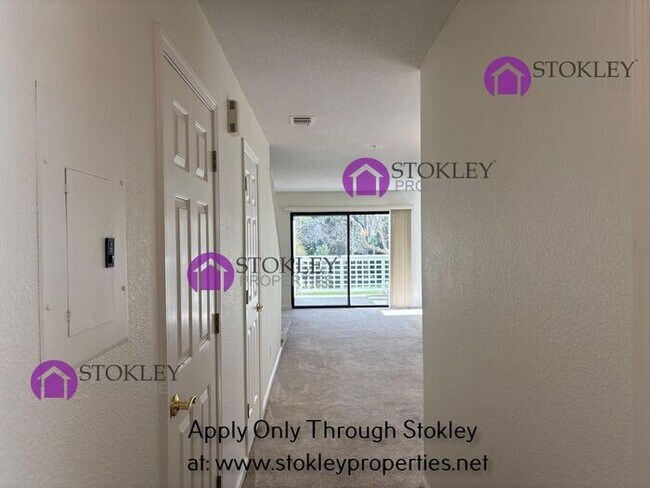 Building Photo - 2590 Oak Rd