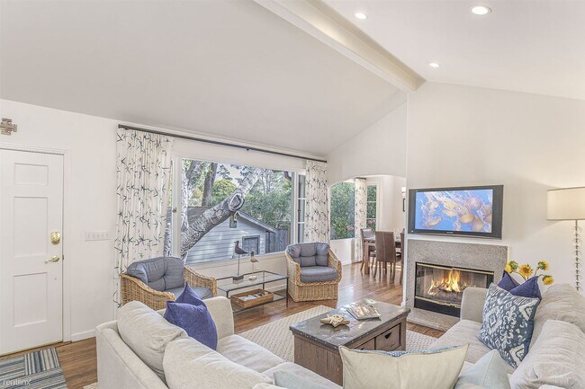 Foto del edificio - 3 br, 2 bath House - 3889 Enchanted Forest