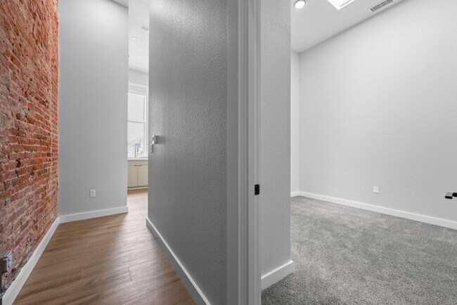 Building Photo - The Avenue Lofts Golden