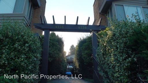 Building Photo - 4235 27th Ave W