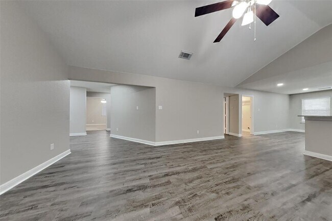Foto del edificio - 34 Orchid Grove Pl