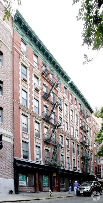 Primary Photo - 202 Elizabeth St