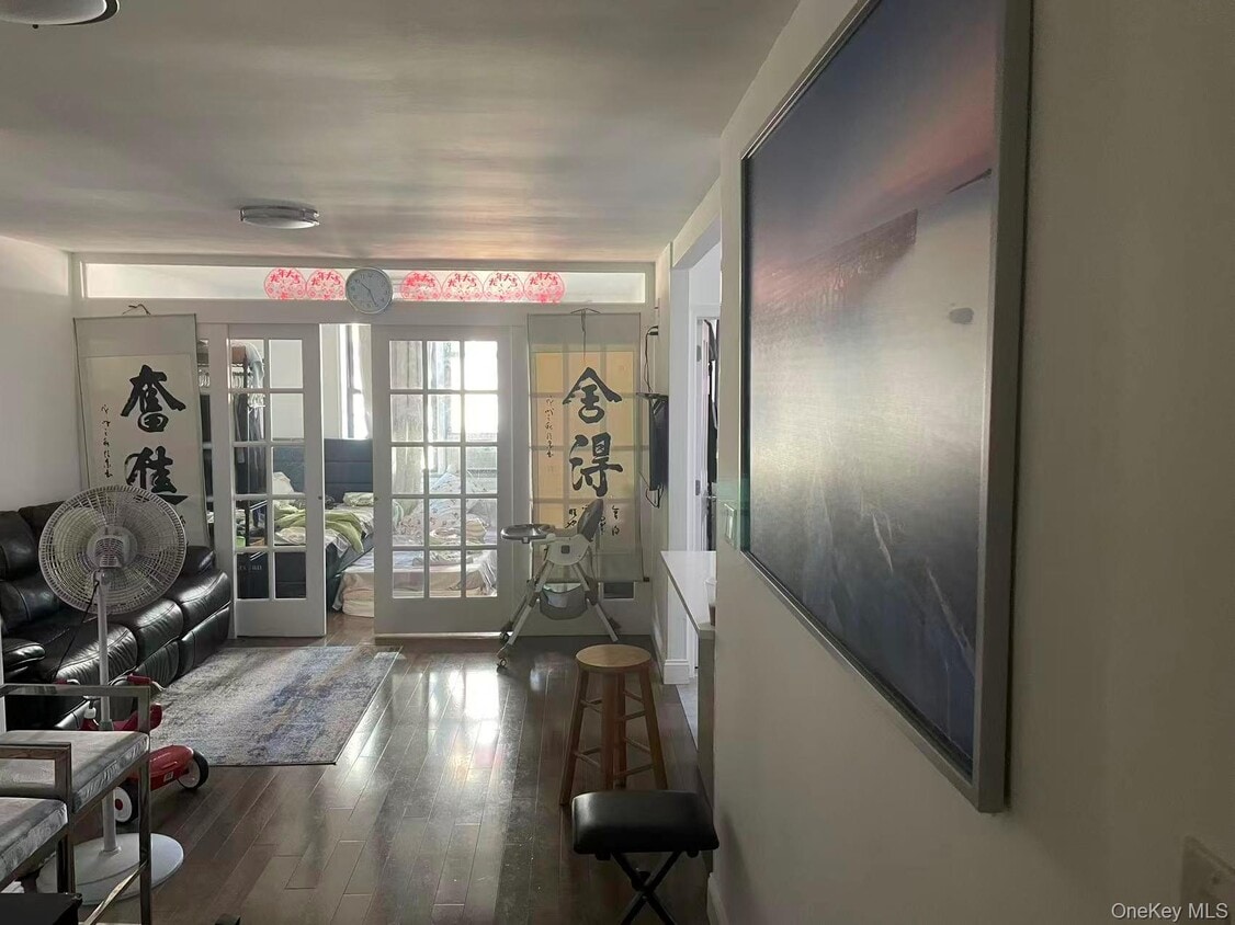 Building Photo - 137-40 45th Ave