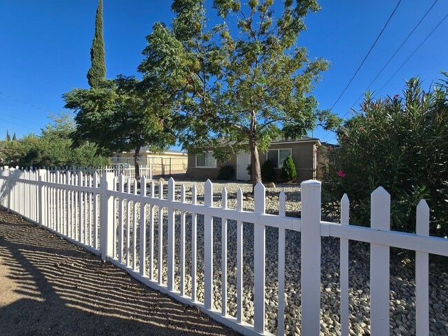 Building Photo - 4124 W Ave L 6