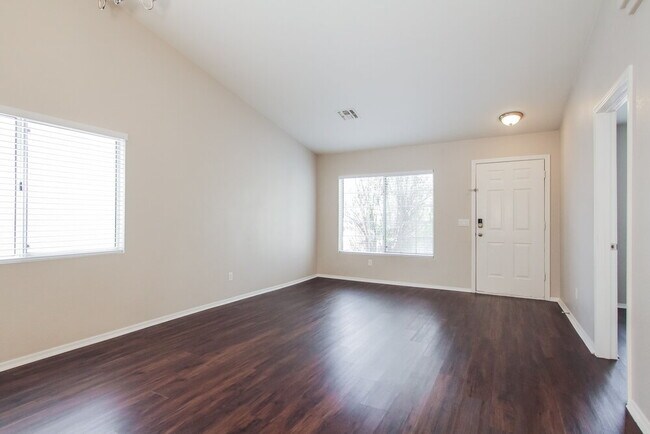 Foto del edificio - 18407 N 111th Dr