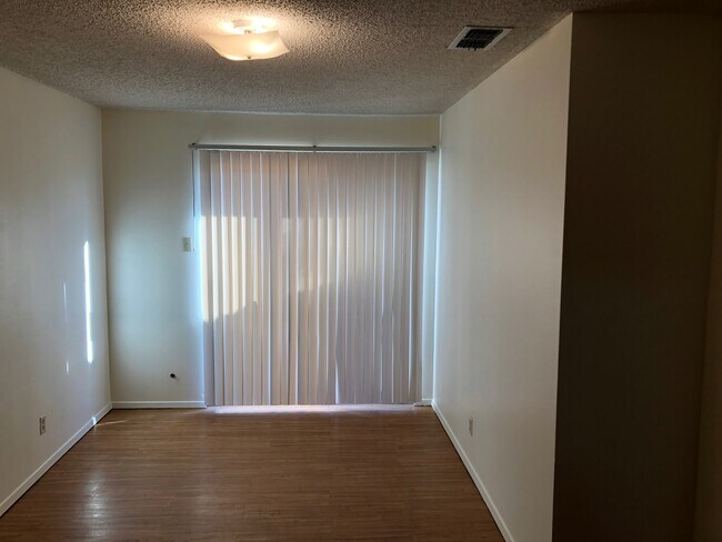Bedroom - 321 W 22nd St