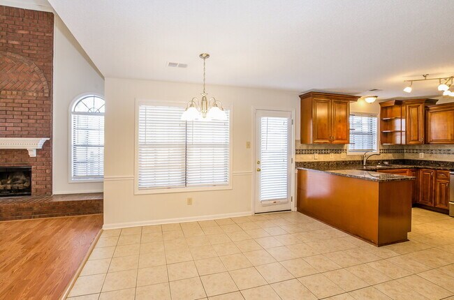 Building Photo - 8562 Shingle Oaks Dr