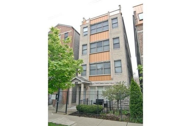 Exterior - 2453 W Harrison St