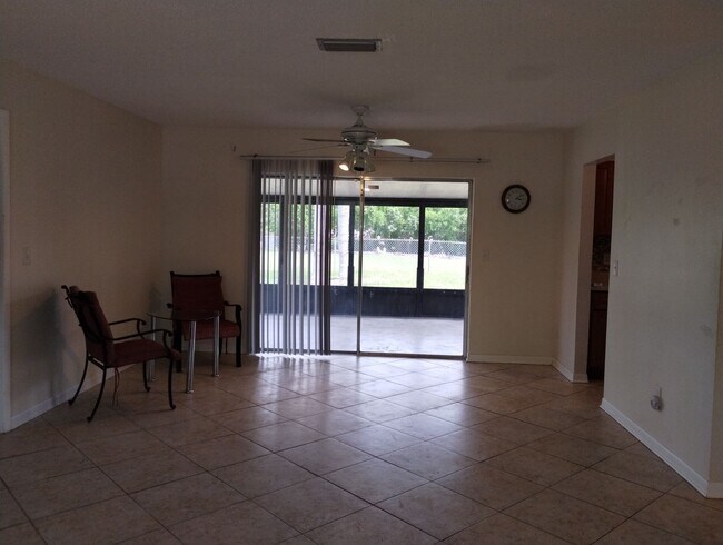 Foto del edificio - Beautiful 2 Bedroom, 2 Bathroom Home for Rent in Spring Hill, FL!