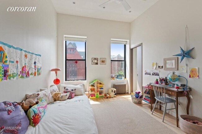Building Photo - 169 Adelphi St
