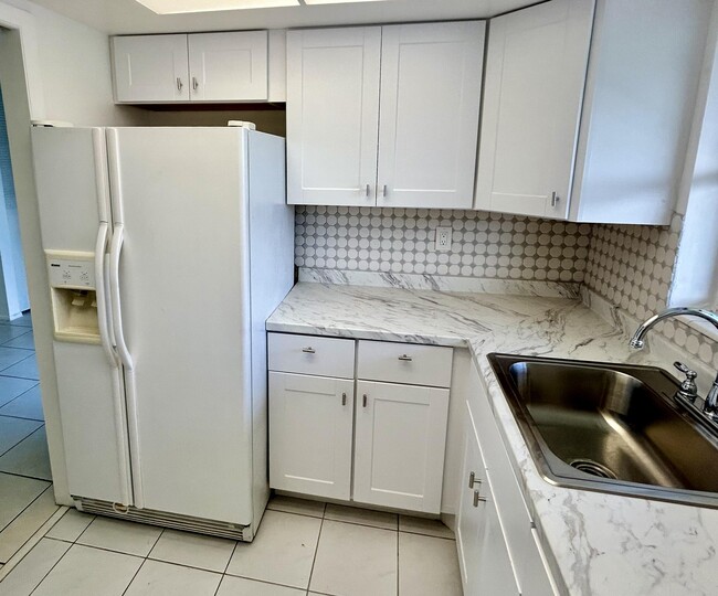 Building Photo - 2895 Crosley Dr W