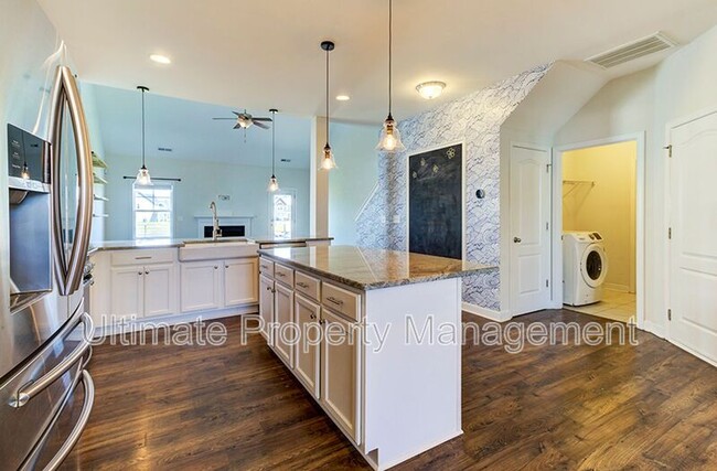 Building Photo - 7810 Bristlecone Dr