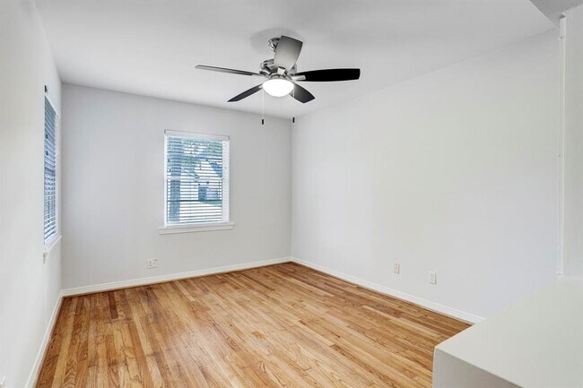 Foto del edificio - 1330 Richelieu Ln