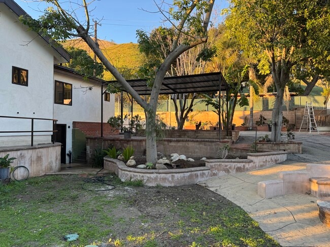 Foto del edificio - 9857 Foothill Blvd