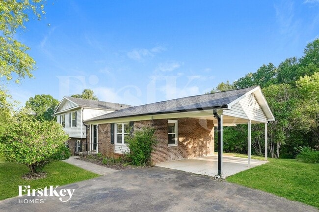 Foto del edificio - 2350 Woodgreen Rd