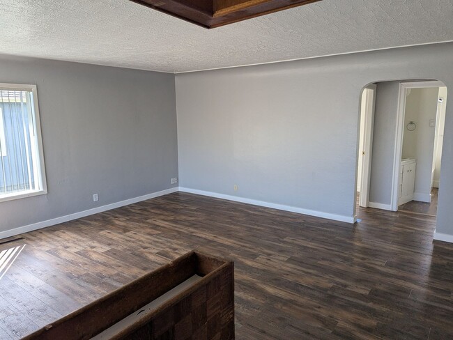 Building Photo - 1167 SE Fenton St