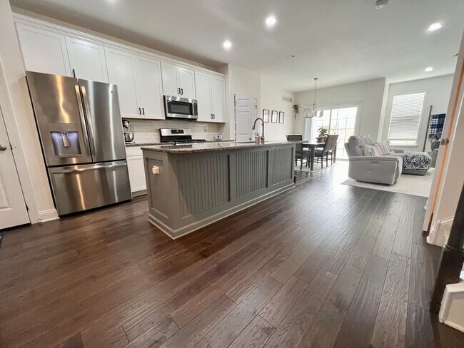 Foto del edificio - Stunning 3-Bedroom Townhome in Royersford!...