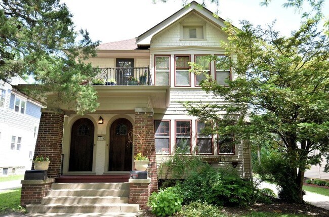 Foto del edificio - 6506 Milwaukee Ave