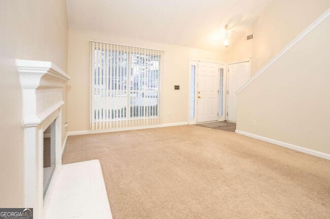 Building Photo - 221 Hillandale Park Ct