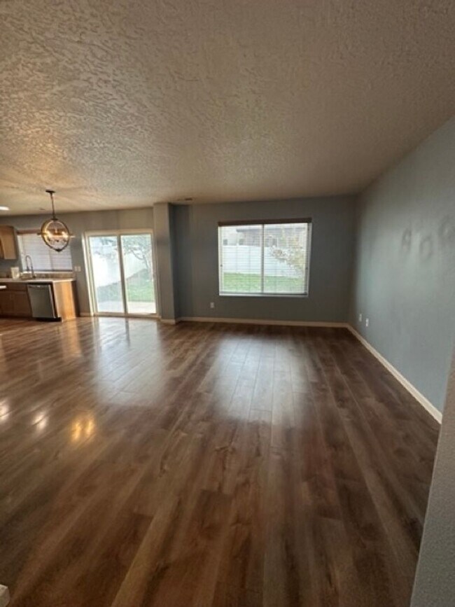 Foto del edificio - Cheney West Terrace Home