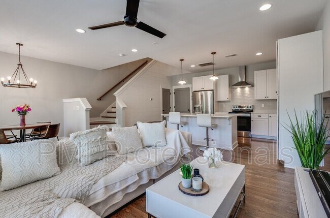 Foto del edificio - 232 Croleywood Ln