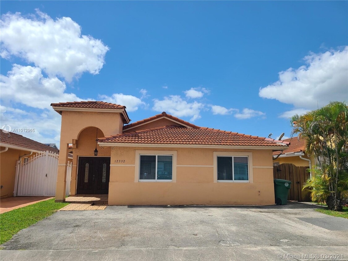 Primary Photo - 12332 NW 98th Ln