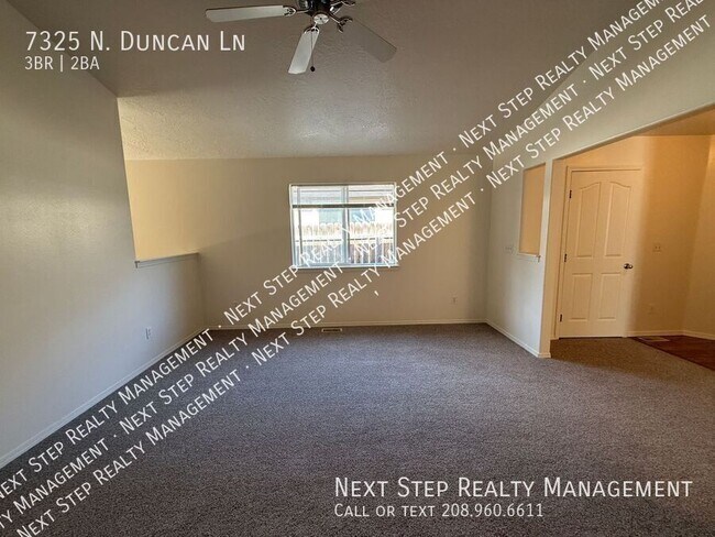 Foto del edificio - 7325 N Duncan Ln