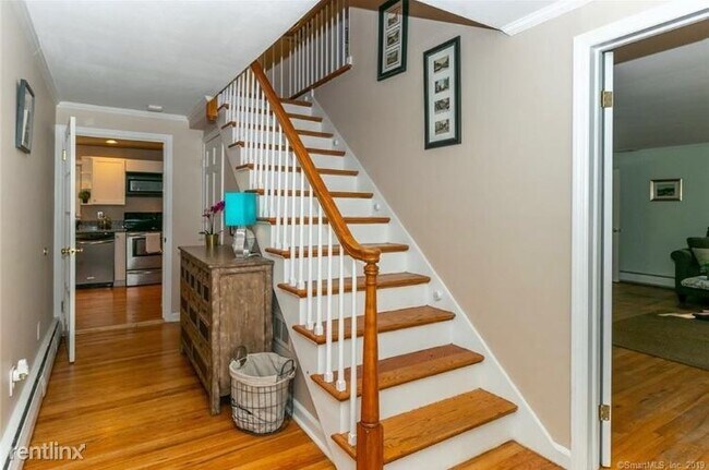 Building Photo - 4 br, 3 bath House - 455 Hillfield Rd