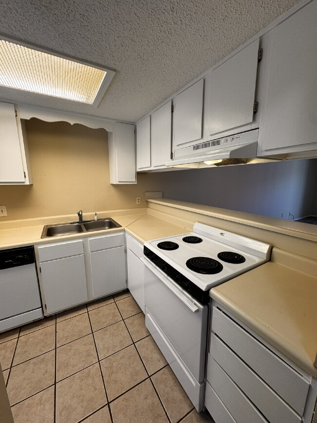 Photo - 1818 S 13th Pl Apartment