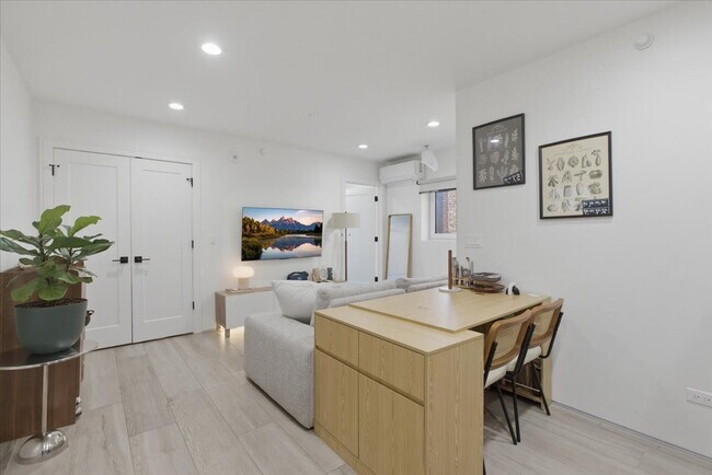 Foto del edificio - 1025 N Harlem Ave