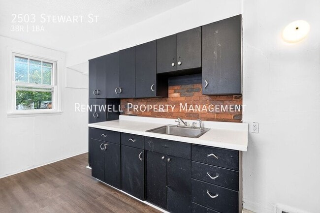 Photo - 2503 Stewart St- House