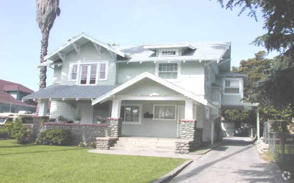 Primary Photo - 829-831 S Los Robles Ave