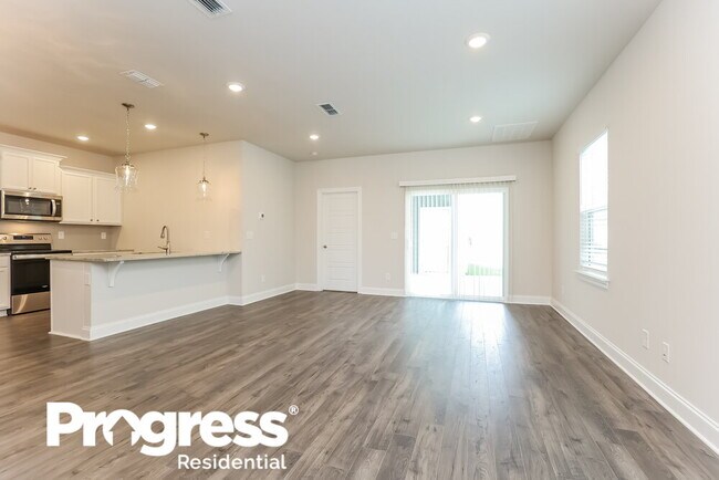 Foto del edificio - 2440 Elmcroft Ave