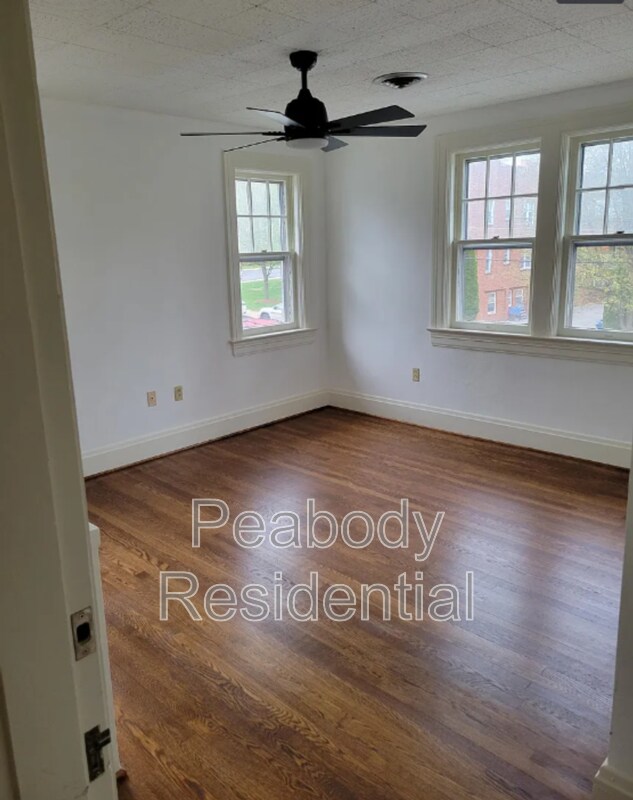 Building Photo - 423 W Cork St
