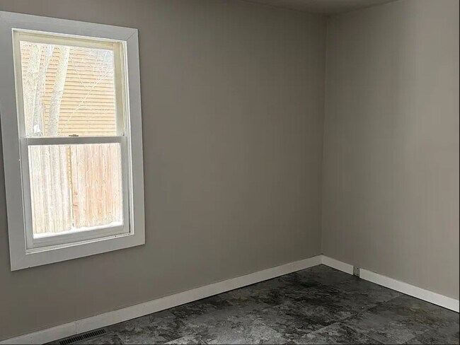 Foto del edificio - 24684 W Lake Shore Dr