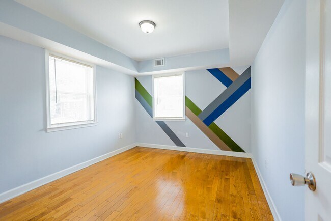 Foto del edificio - Charming 2 BR/1 BA Apartment in Deanwood –...
