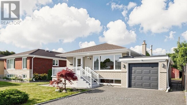 Building Photo - 8 Summerfield Crescent