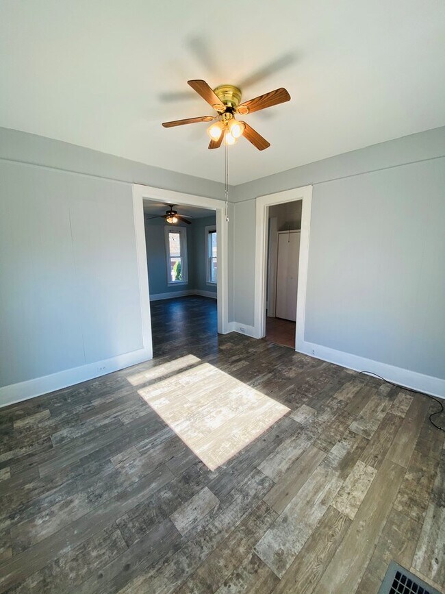 Foto del edificio - 708 Winsor Ave