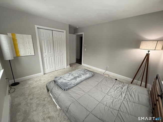 Building Photo - 9 Falls River Cir