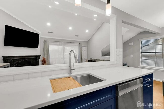 Building Photo - 1111 Harbour Club Dr