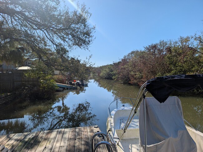 Mirando hacia Intercoastal - 4440 Saxon Dr